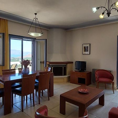 Thealia Apartment Karefiliana Exterior photo