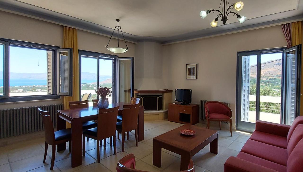Thealia Apartment Karefiliana Exterior photo