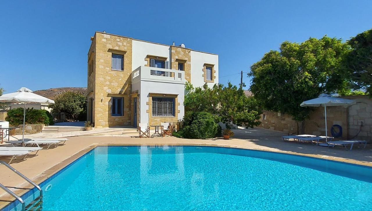 Thealia Apartment Karefiliana Exterior photo