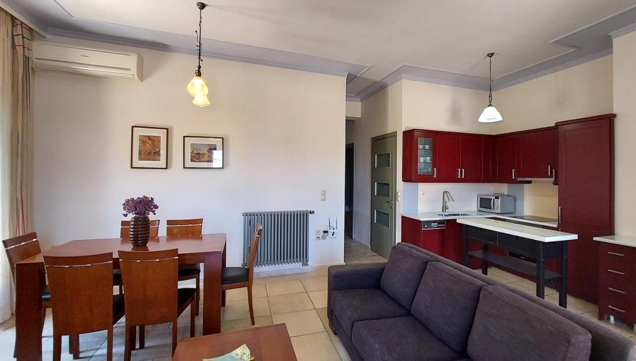 Thealia Apartment Karefiliana Exterior photo
