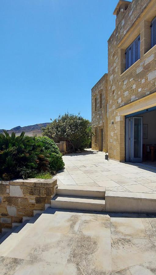 Thealia Apartment Karefiliana Exterior photo