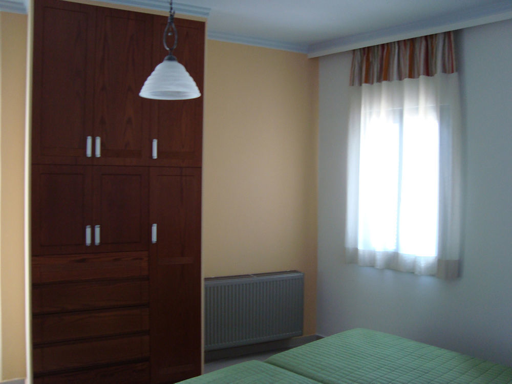 Thealia Apartment Karefiliana Exterior photo