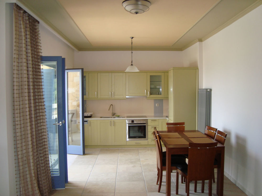 Thealia Apartment Karefiliana Exterior photo