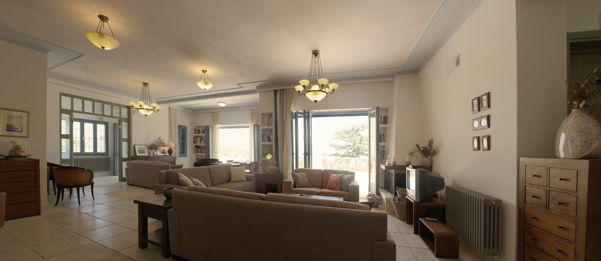 Thealia Apartment Karefiliana Exterior photo