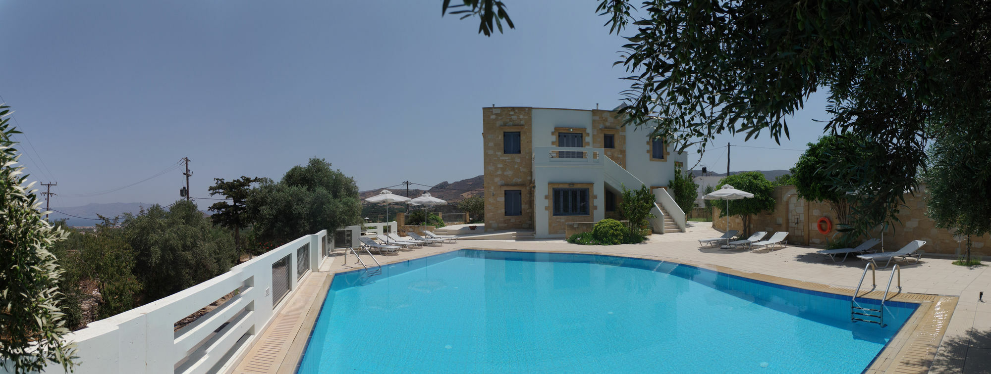 Thealia Apartment Karefiliana Exterior photo