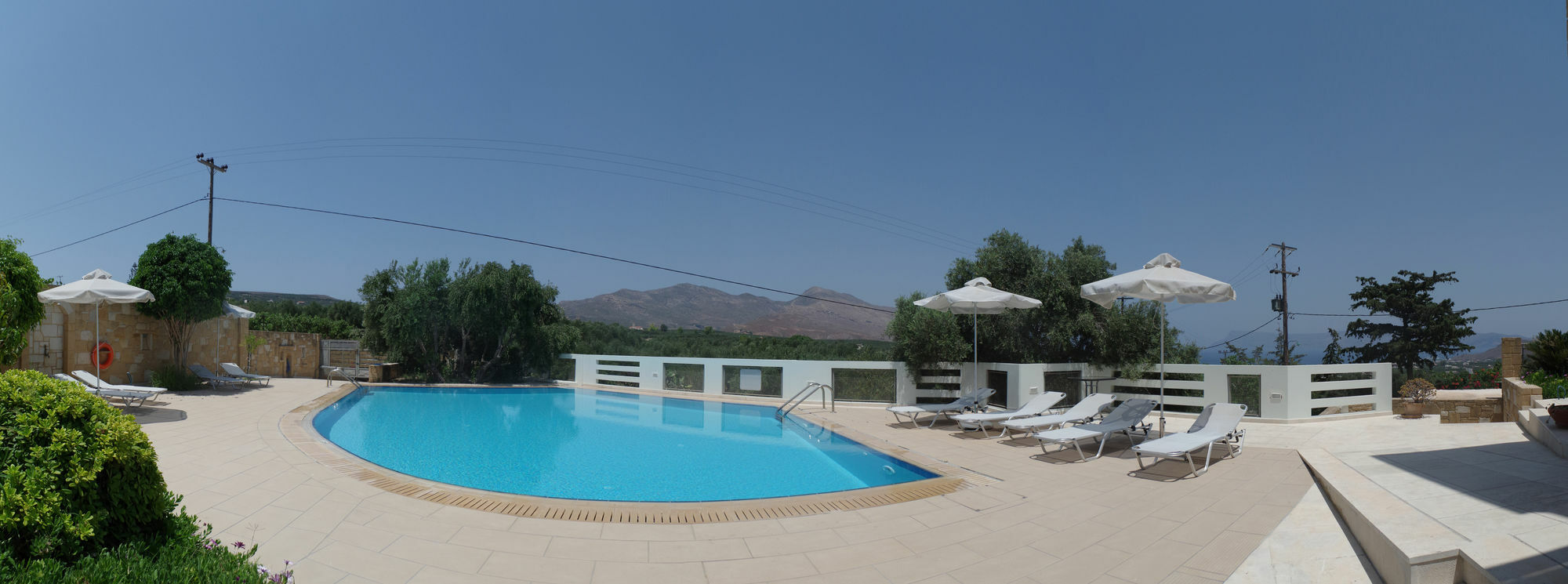 Thealia Apartment Karefiliana Exterior photo